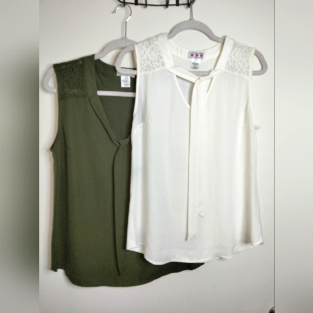 Trixxi (Sz L) Cream & Olive Green Sleeveless Tie Lace Accent (Lot of 2) Blouses